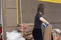 女子回收餐盒和飲料瓶月入過(guò)萬(wàn)