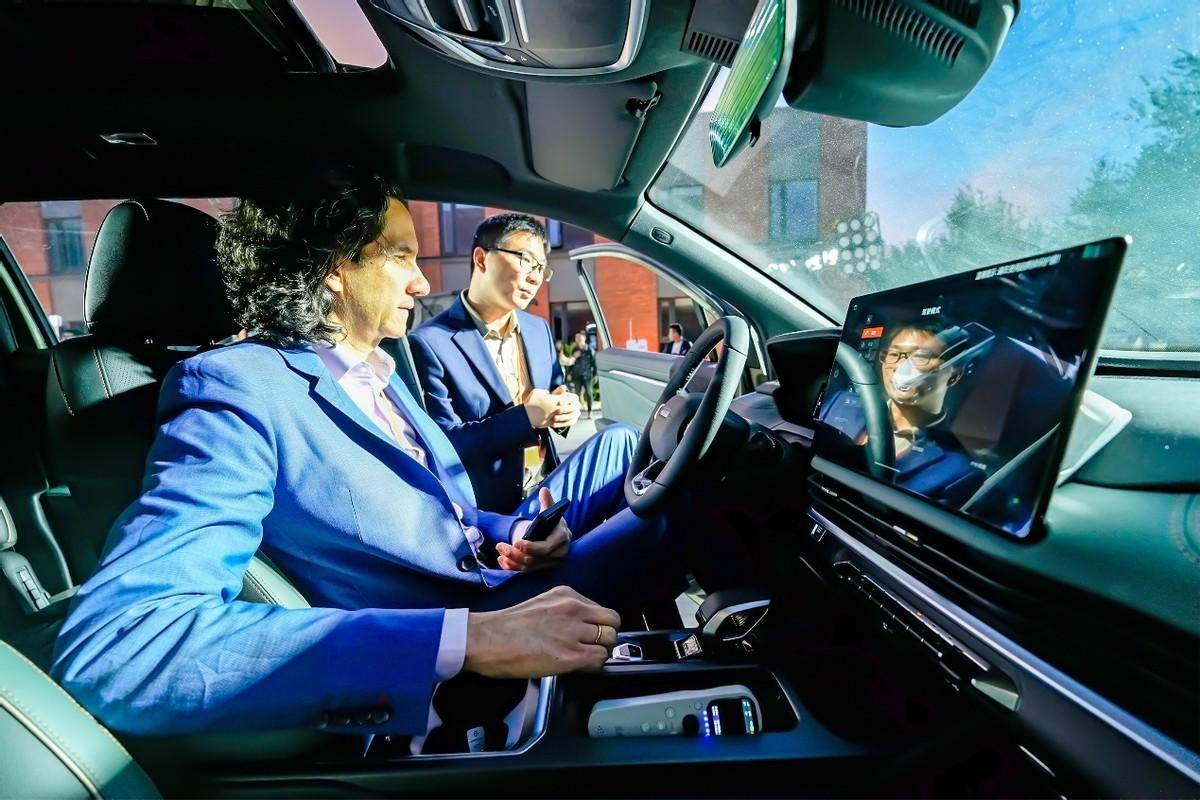 可“水陸山”三棲 四驅純電皮卡雷達地平線18.18萬元起上市