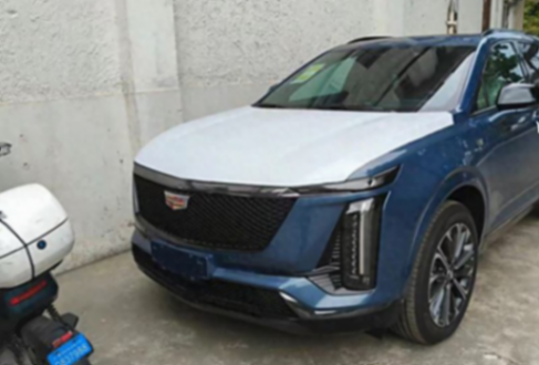 全新凱迪拉克XT5實(shí)車曝光,升級(jí)大尺寸聯(lián)屏,現(xiàn)款一口氣降10萬!