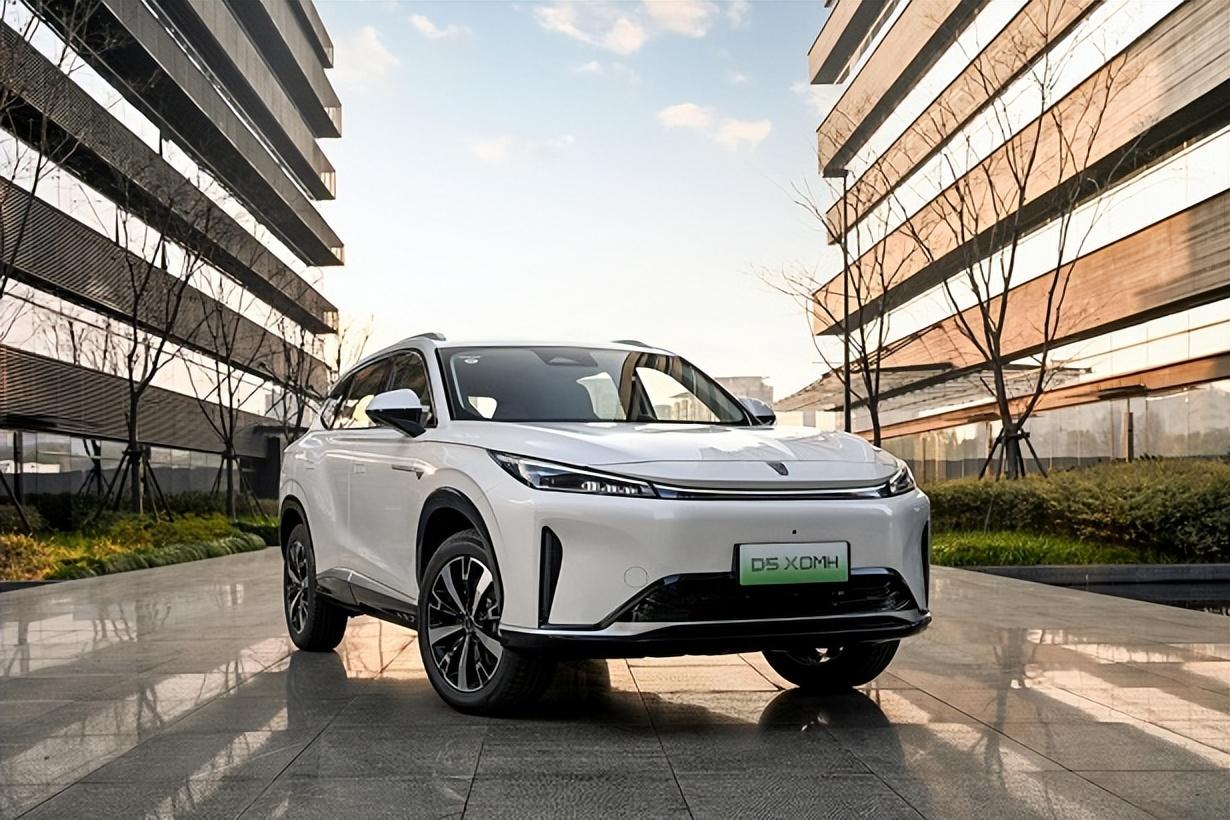 11.98萬起,榮威D5X DMH上市,續航1300km,誰是競爭對手?