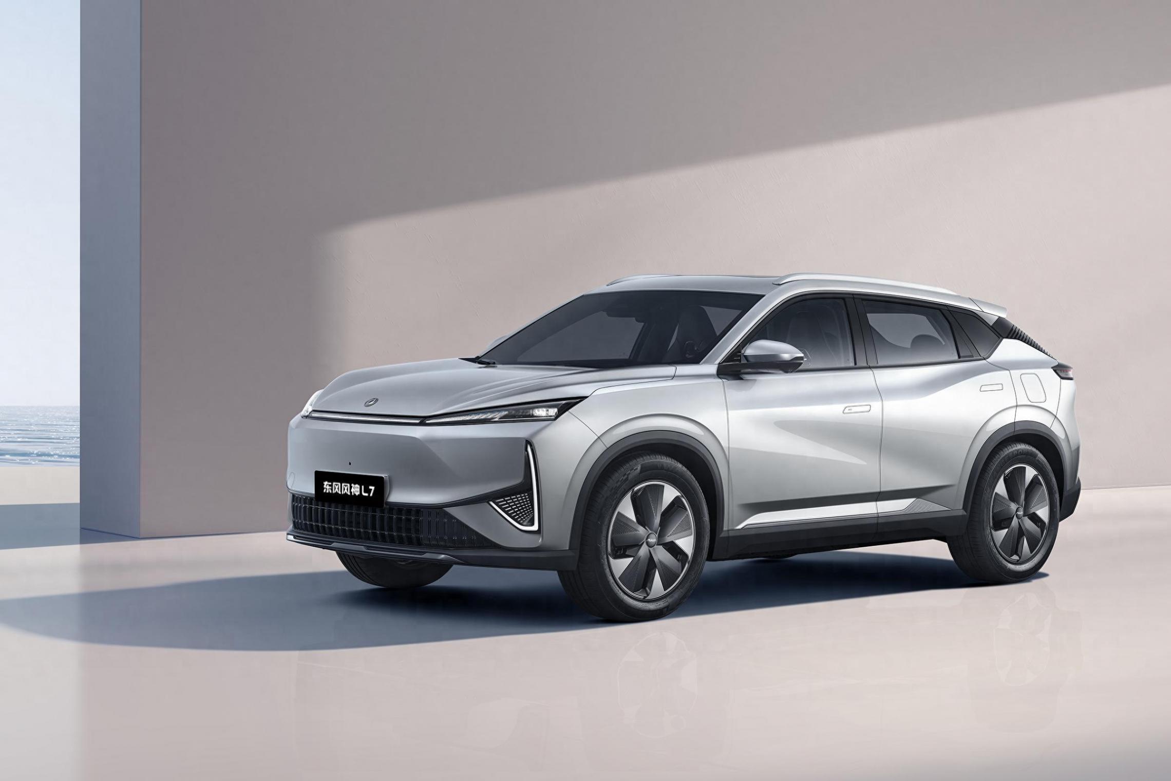 這款混動SUV“殺瘋了”,續航2054km,12.89萬起,爆款穩了?