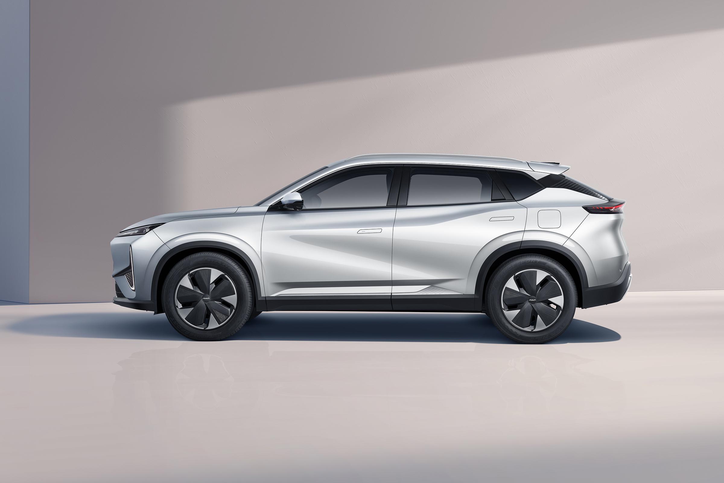 這款混動SUV“殺瘋了”,續航2054km,12.89萬起,爆款穩了?