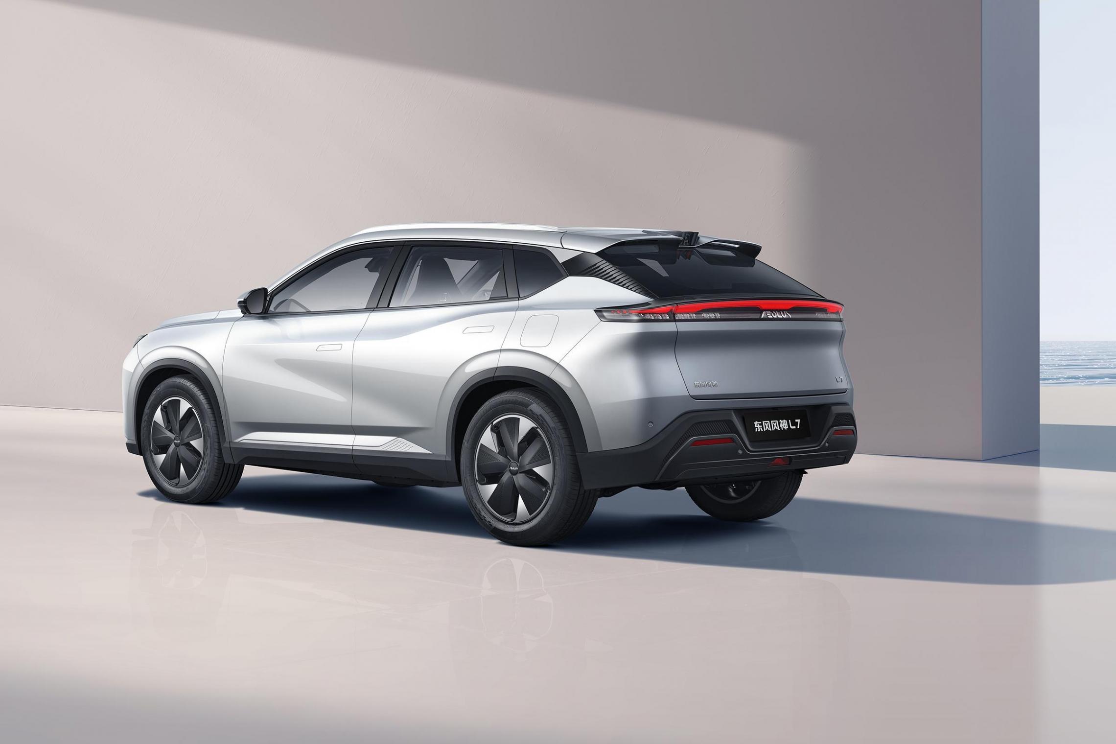 這款混動SUV“殺瘋了”,續航2054km,12.89萬起,爆款穩了?