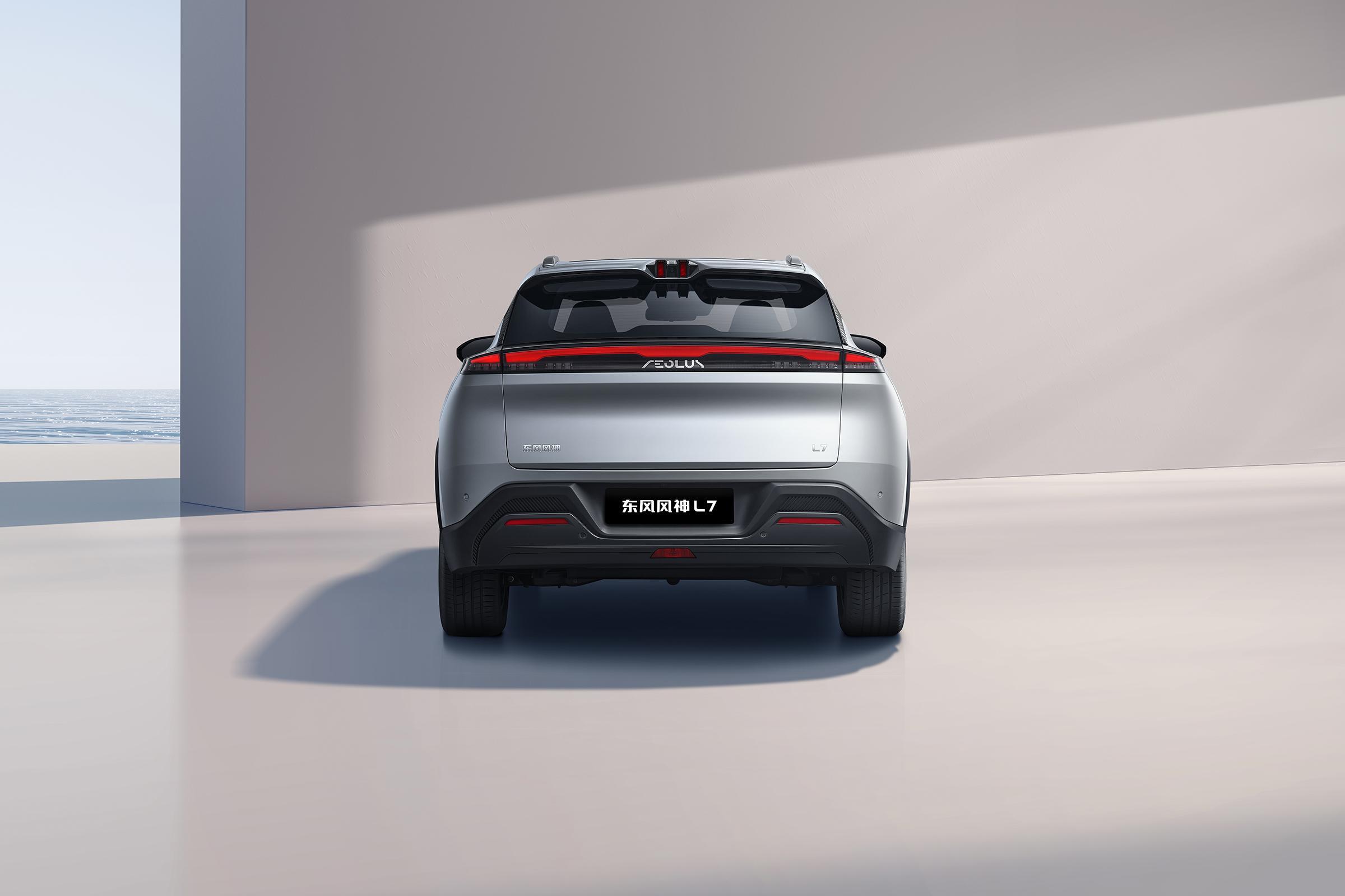 這款混動SUV“殺瘋了”,續航2054km,12.89萬起,爆款穩了?
