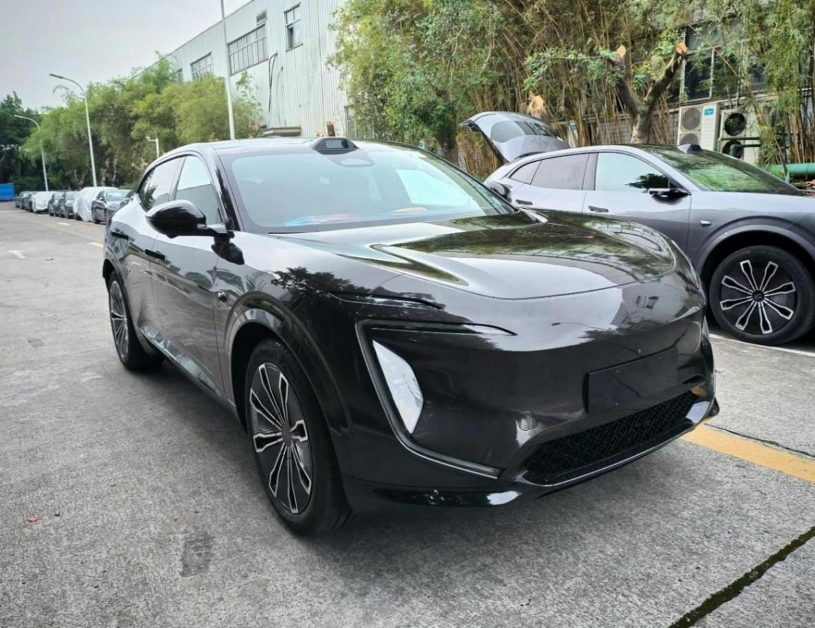 車尾設(shè)計(jì)非常個性,阿維塔07實(shí)車圖曝光