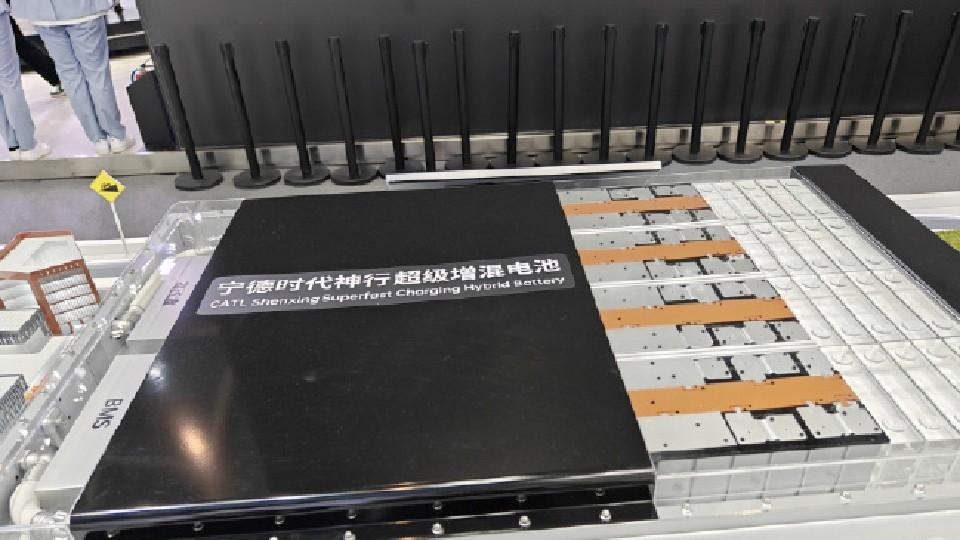 新技術續航2000公里,寧德時代增程,反撲比亞迪插混?