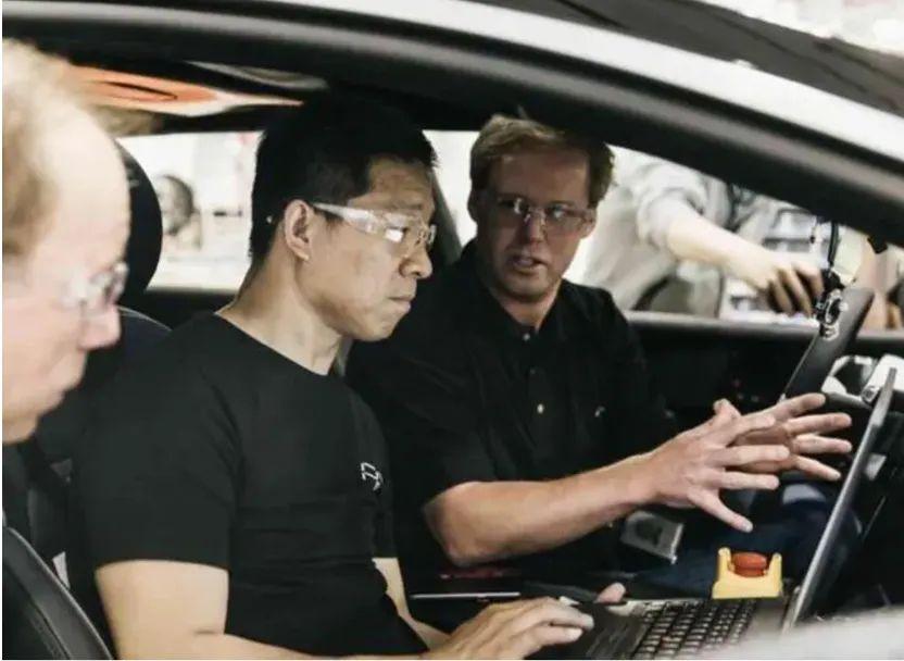 汽車新冷戰的鐵幕已緩緩落下,賈躍亭的橋梁戰略就是刺透陰云的光