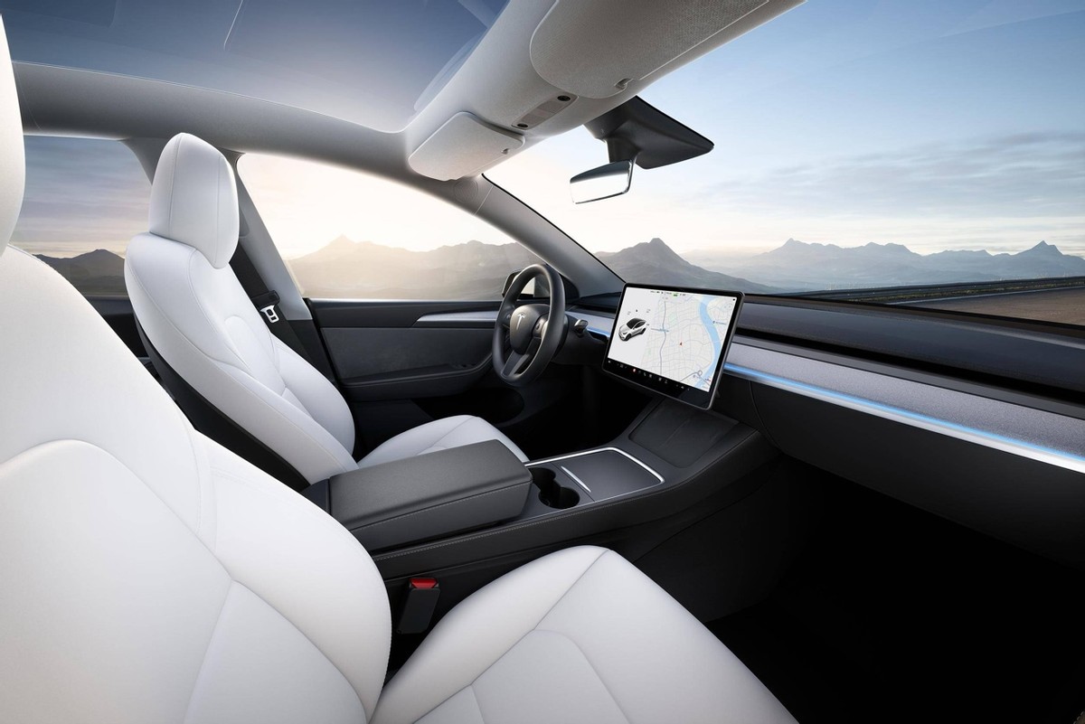 30萬內的豪華純電怎么選?極氪001還是特斯拉Model Y?