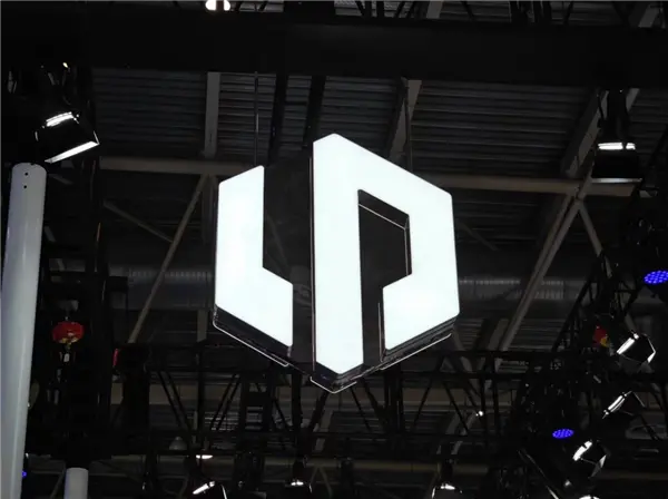 如何應對事故!零跑回應:無論誰的責任 車主人身安全是第一位 如何應對事故!零跑回應:無論誰的責任 車主人身安全是第一位