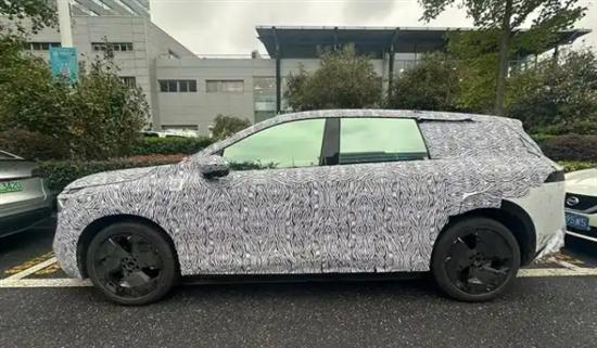 或定位中大型SUV 日產N8路試諜照曝光